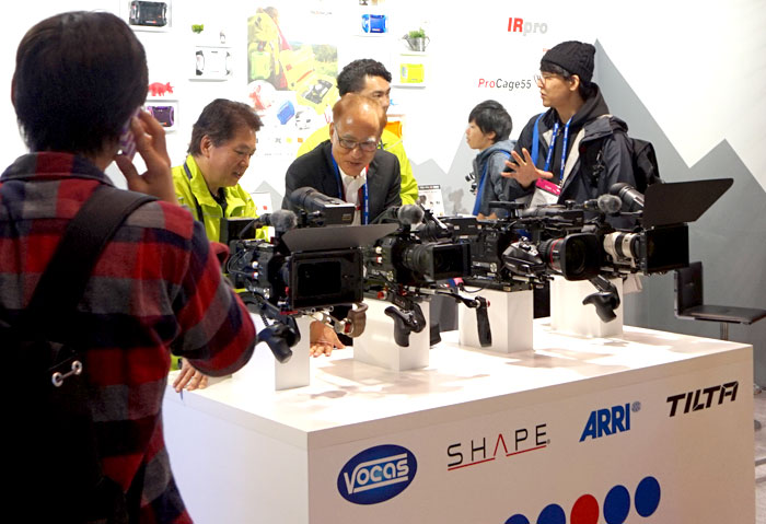PMW-F55(SONY)とEOS C500 (Canon)の比較展示コーナー