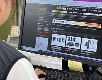 受注営業課の仕事の様子01